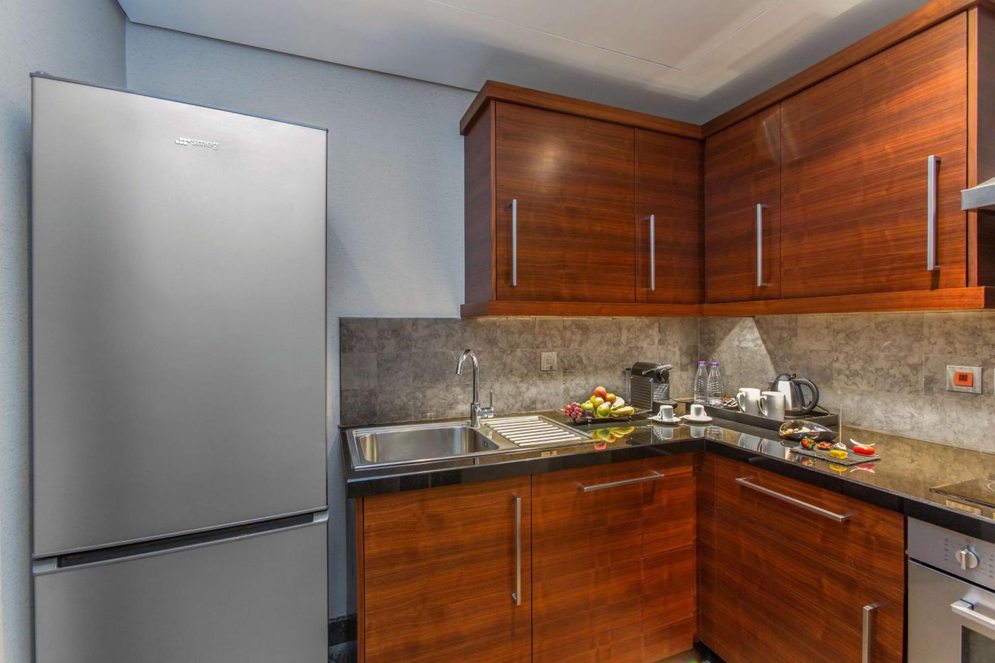 Hilton Riyadh Hotel & Residences エクステリア 写真 A kitchen