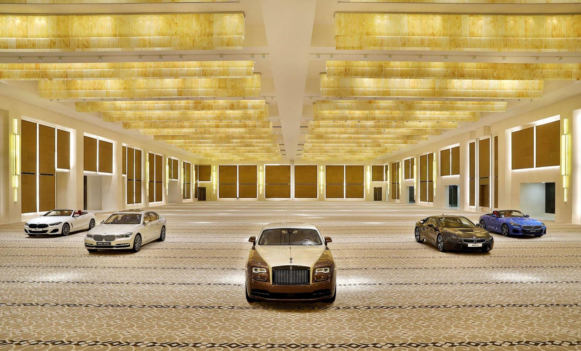 Hilton Riyadh Hotel & Residences エクステリア 写真 The car park